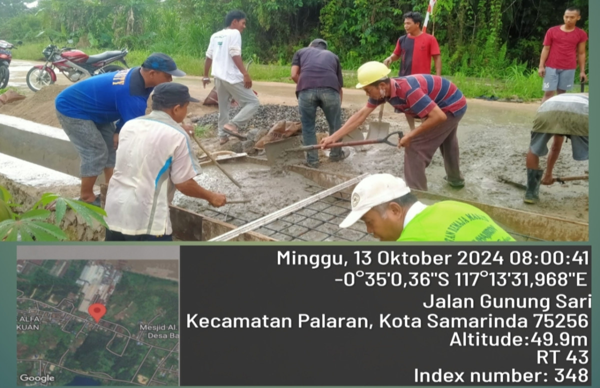 pengecoran jembatan madrasah AL barokah di lingkungan rt 43