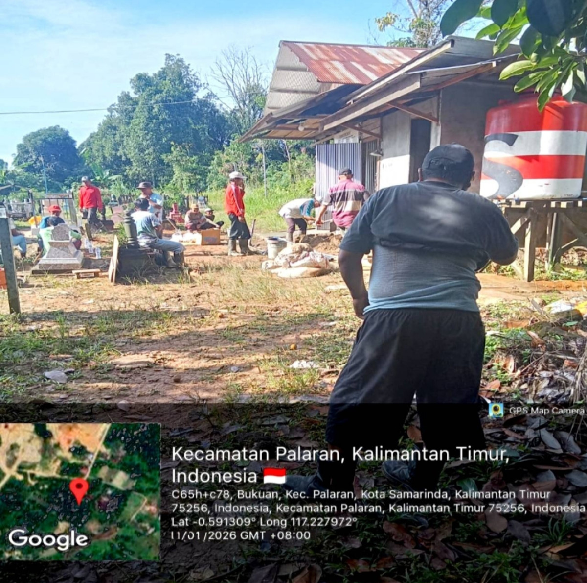 Pengecoran lantai gazebo dikuburan