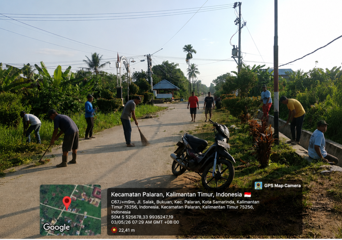 Kerja bakti membersihkan jalan salak lingkungan rt44