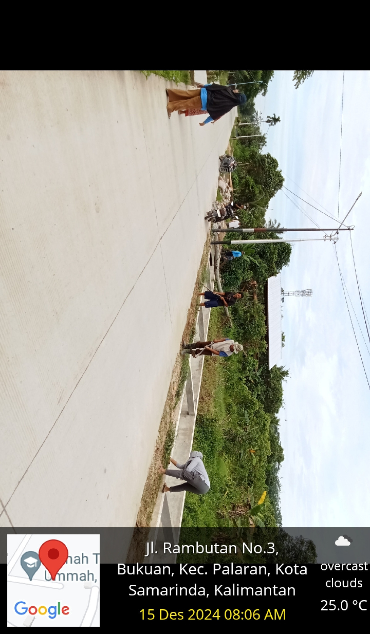 Kegiatan gotong royong warga RT 45