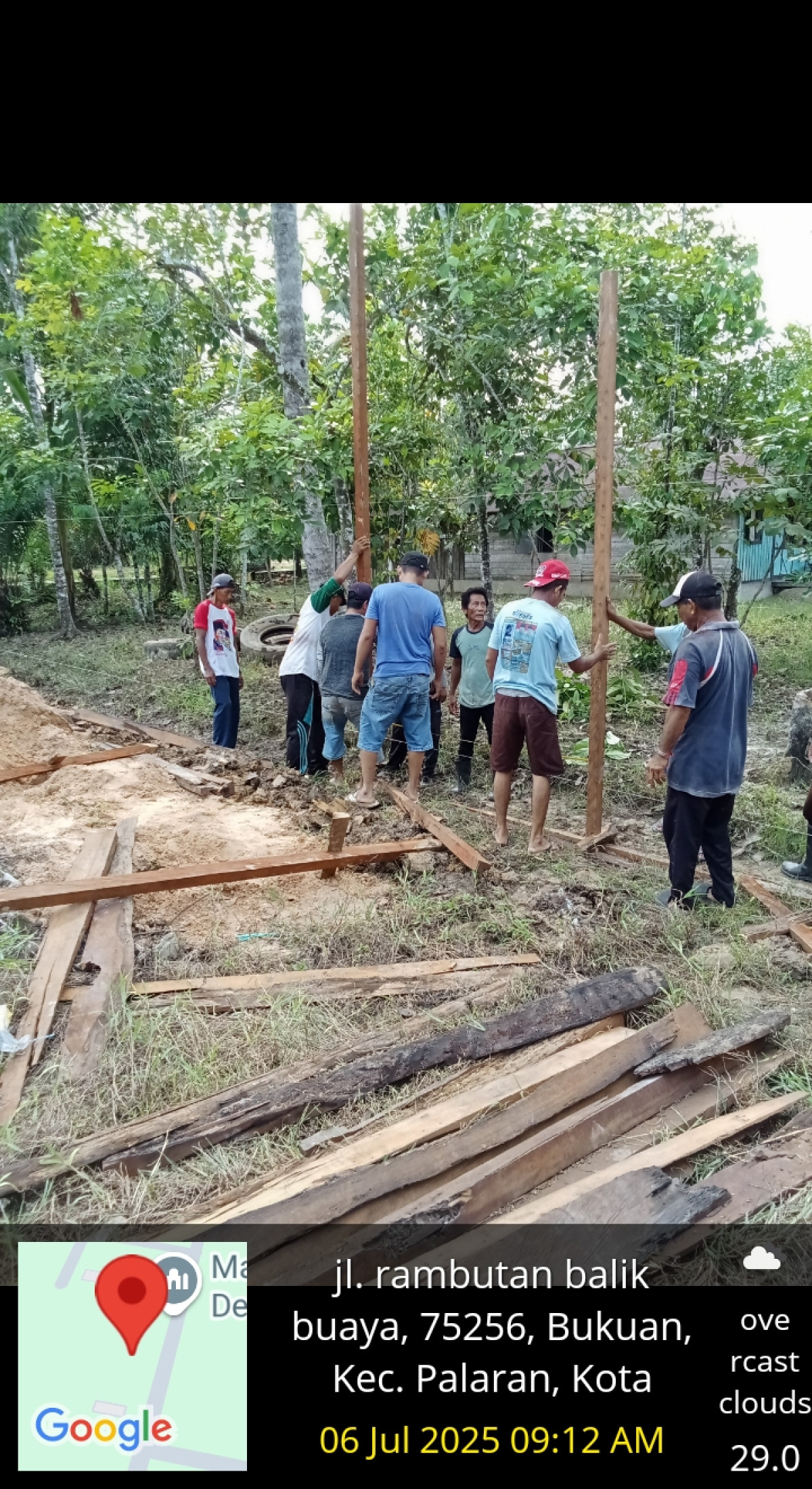 Gotong royong di RT 45