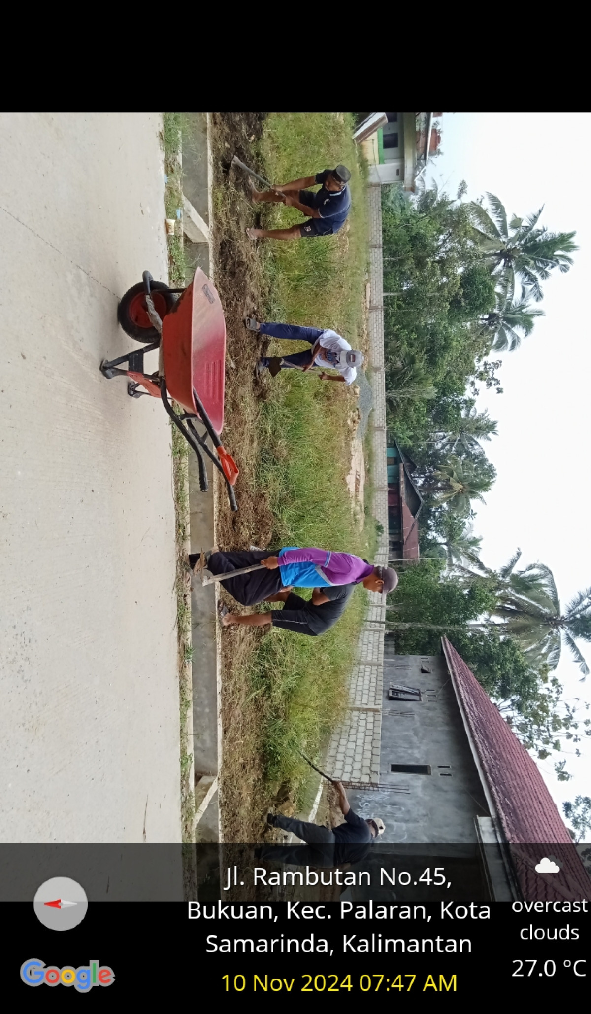 Gotong royong di mesjid Al Muhajirin RT 45