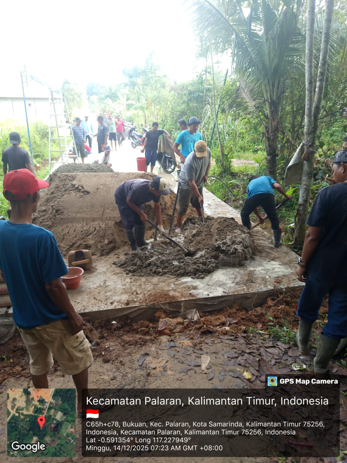 Ngecor jalan menuju kuburan muslimin balik buaya