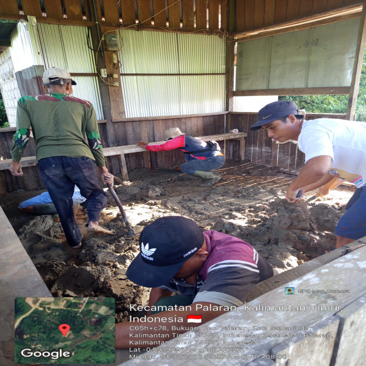Ngecor gazebo kuburan muslimin balik buaya