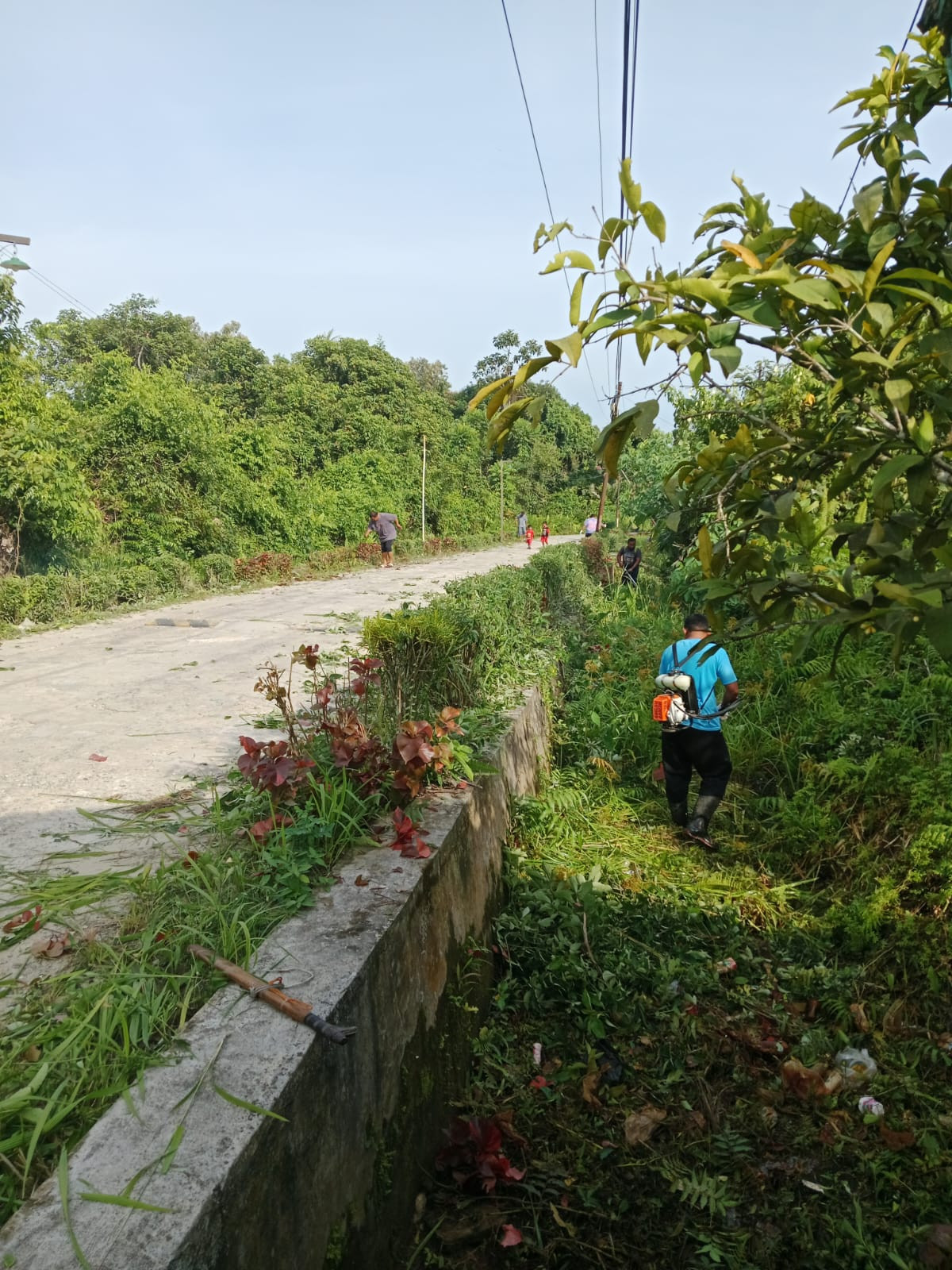 gotong royong pembersihan parit