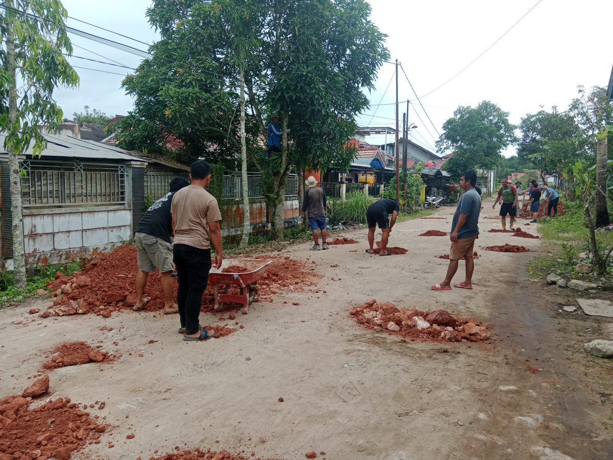 Gotong Royong di Gang Prancis