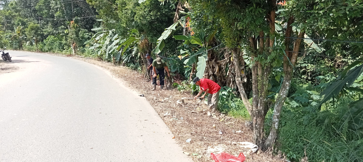 Gotong royong RT 05