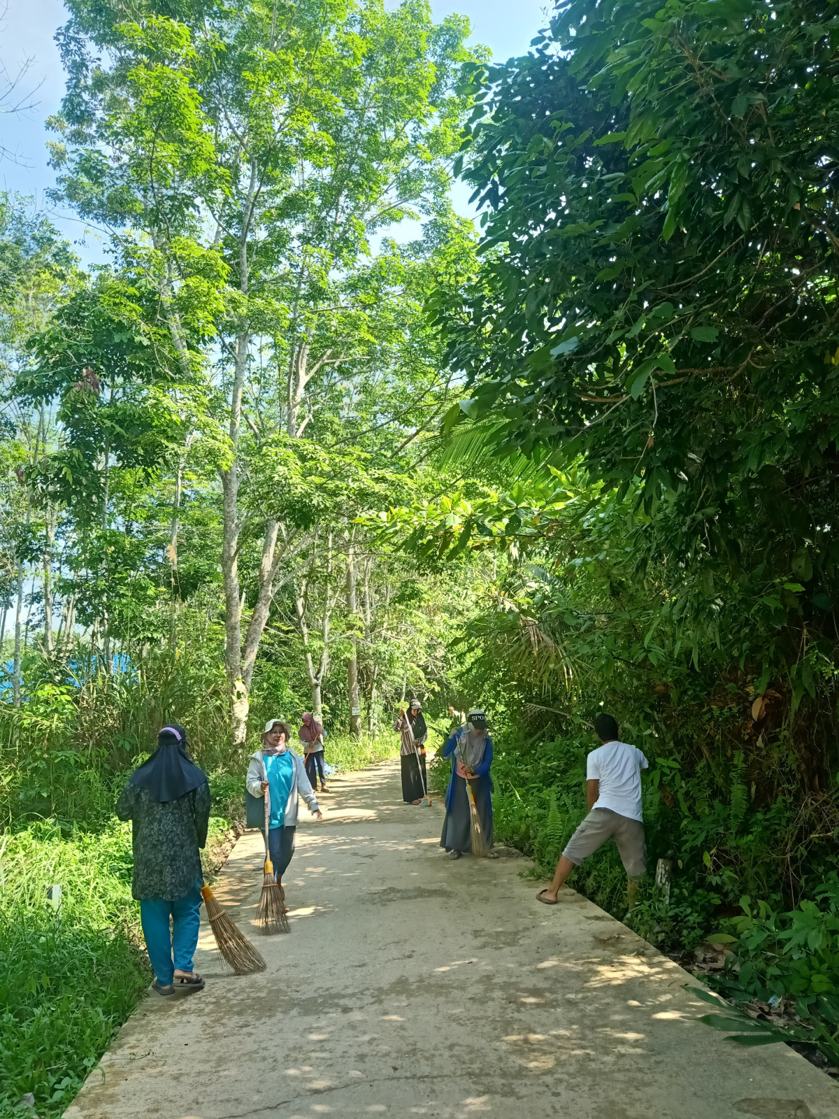 Gotong royong RT 6