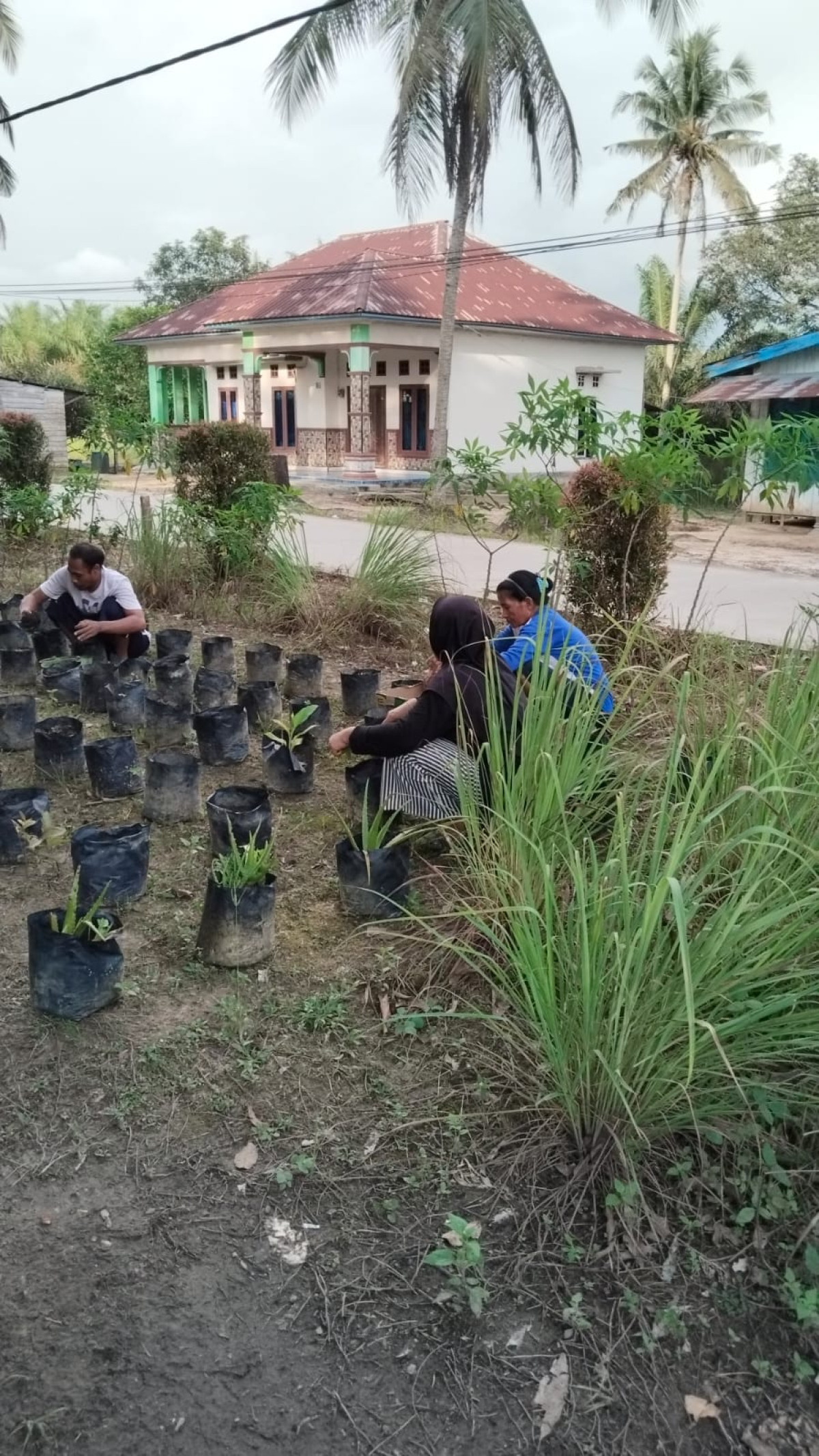 Gotong royong rt 08