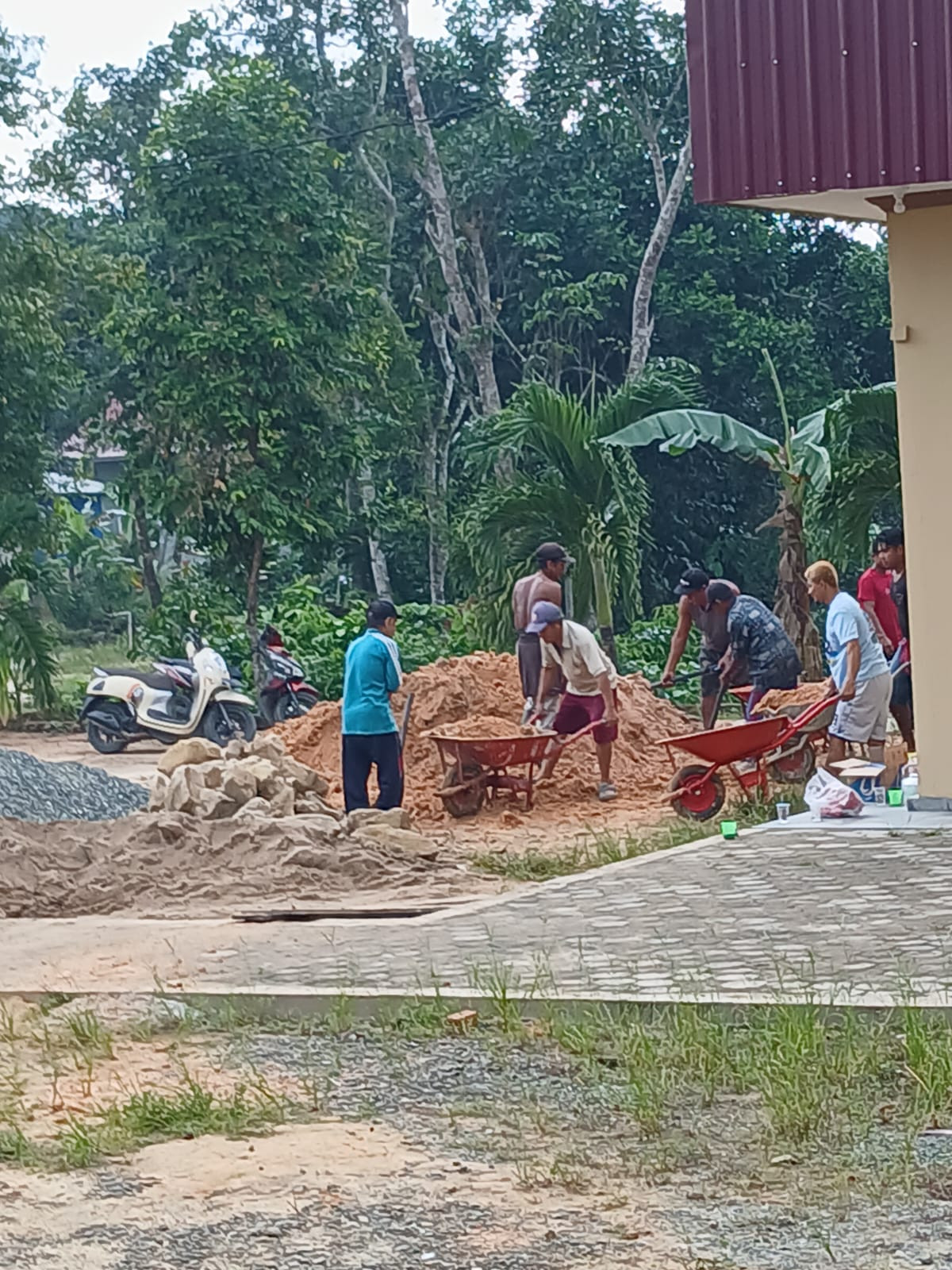 GOTONG ROYONG