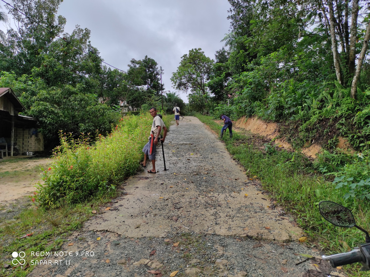 Pembersihan jalan gang