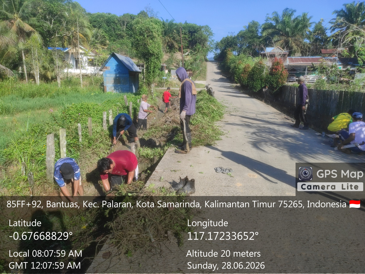 Pembersihan dan pendalaman parit