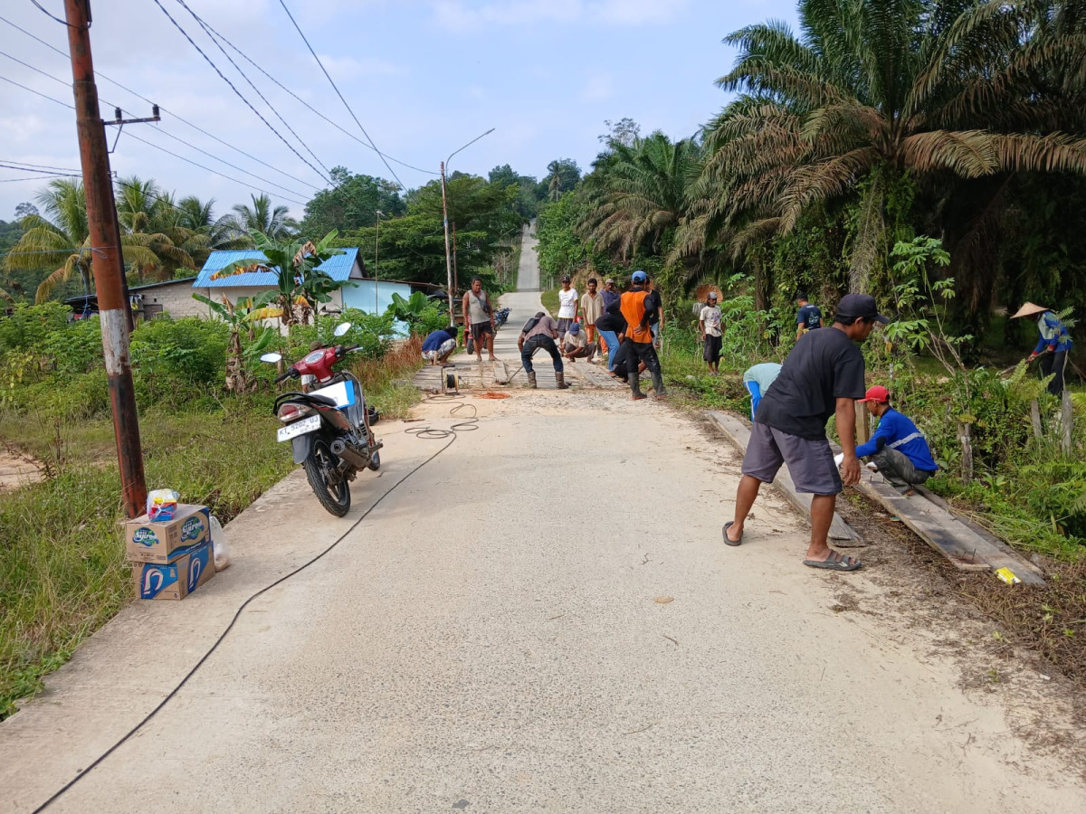 Pembongkaran jembatan Jl srikandi