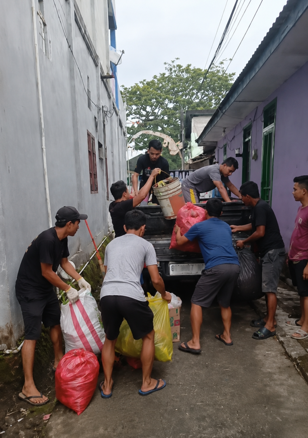 Kerja Bakti Gotong Royong di Gg. Antasari