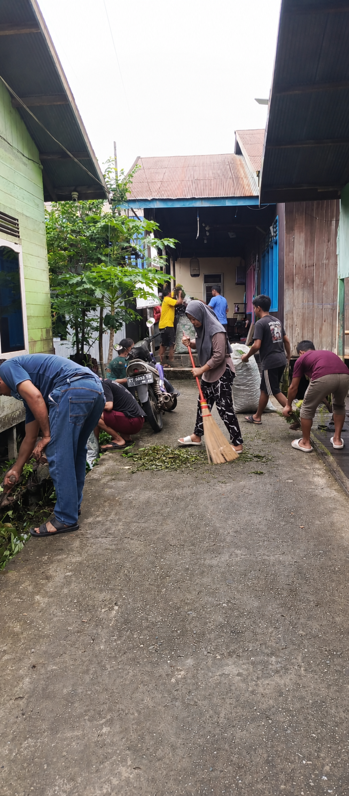 Kerja Bakti Gotong Royong di Gg. Antasari
