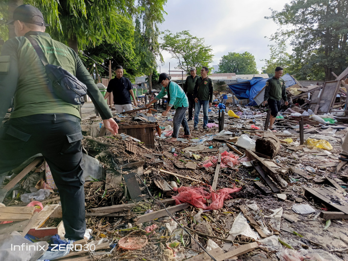 gotong royong pembersihan bongkaran eks pasar baqa
