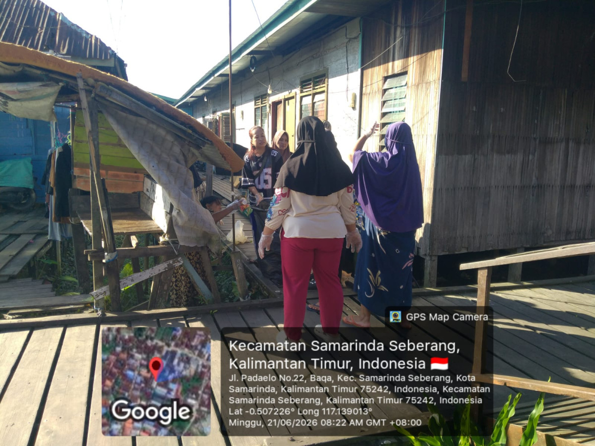 Gotong Royong di Gang Karya Putra dan Gang Damai