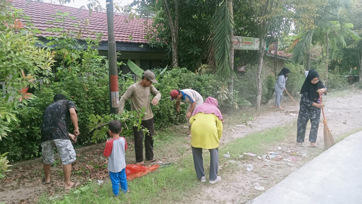 Gotong royong jalan pada elo