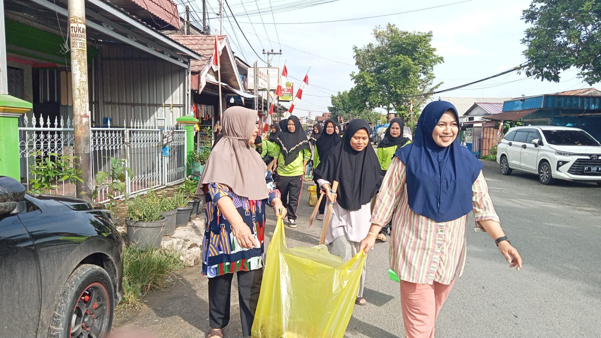 Gotong royong RT 10