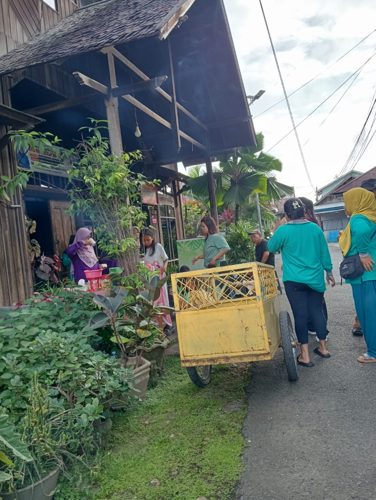 Gotong Royong di Gang 1