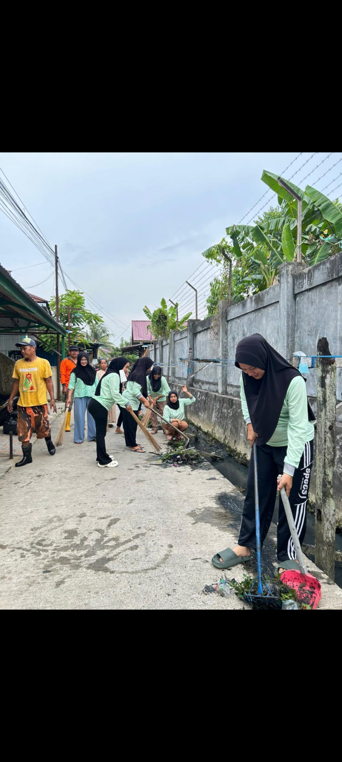 Gotong royong Desember