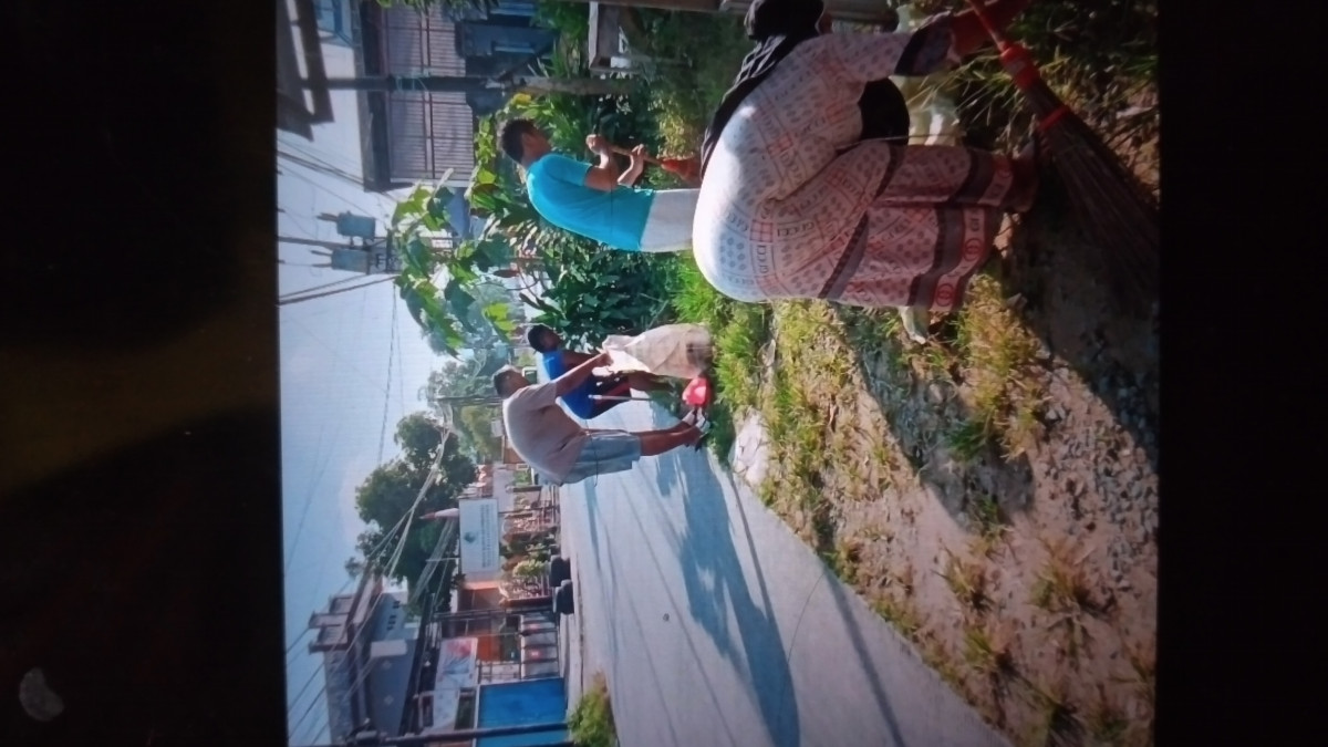 Gotong royong dijalan maspenghulu