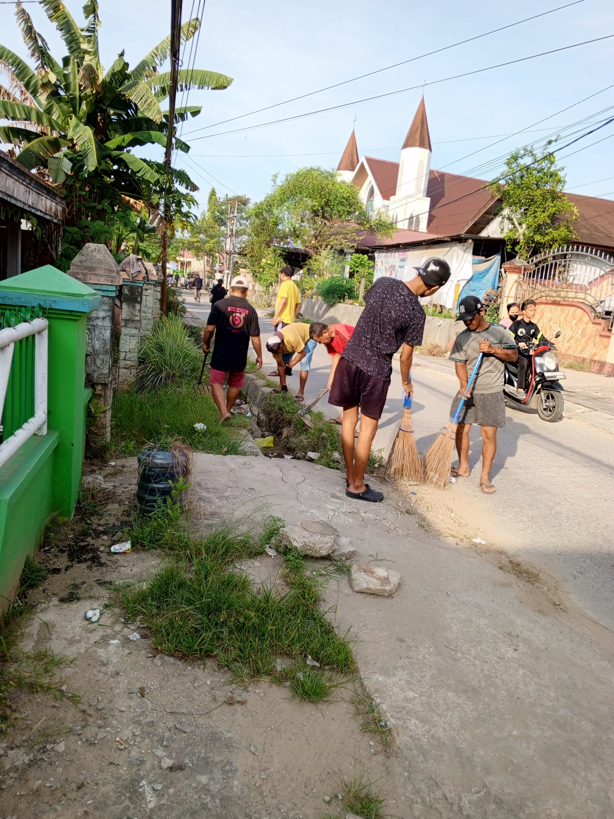Bersih kan rumput di rumput
