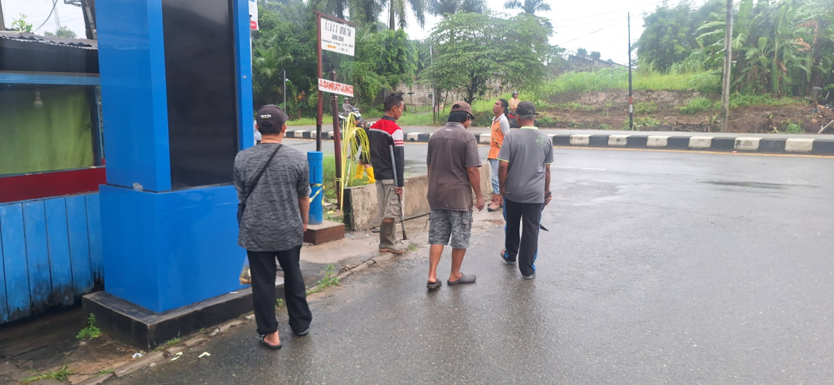Gotong royong RT.04