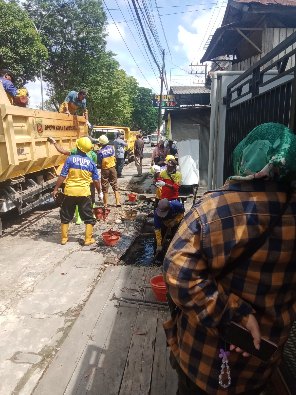Kerja bakti bersama dkp dan pupr