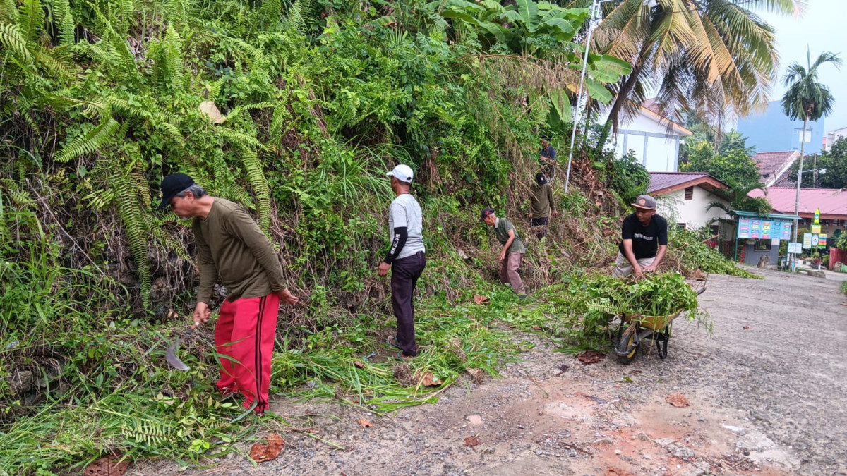 kerja bakti jln h.m.basou