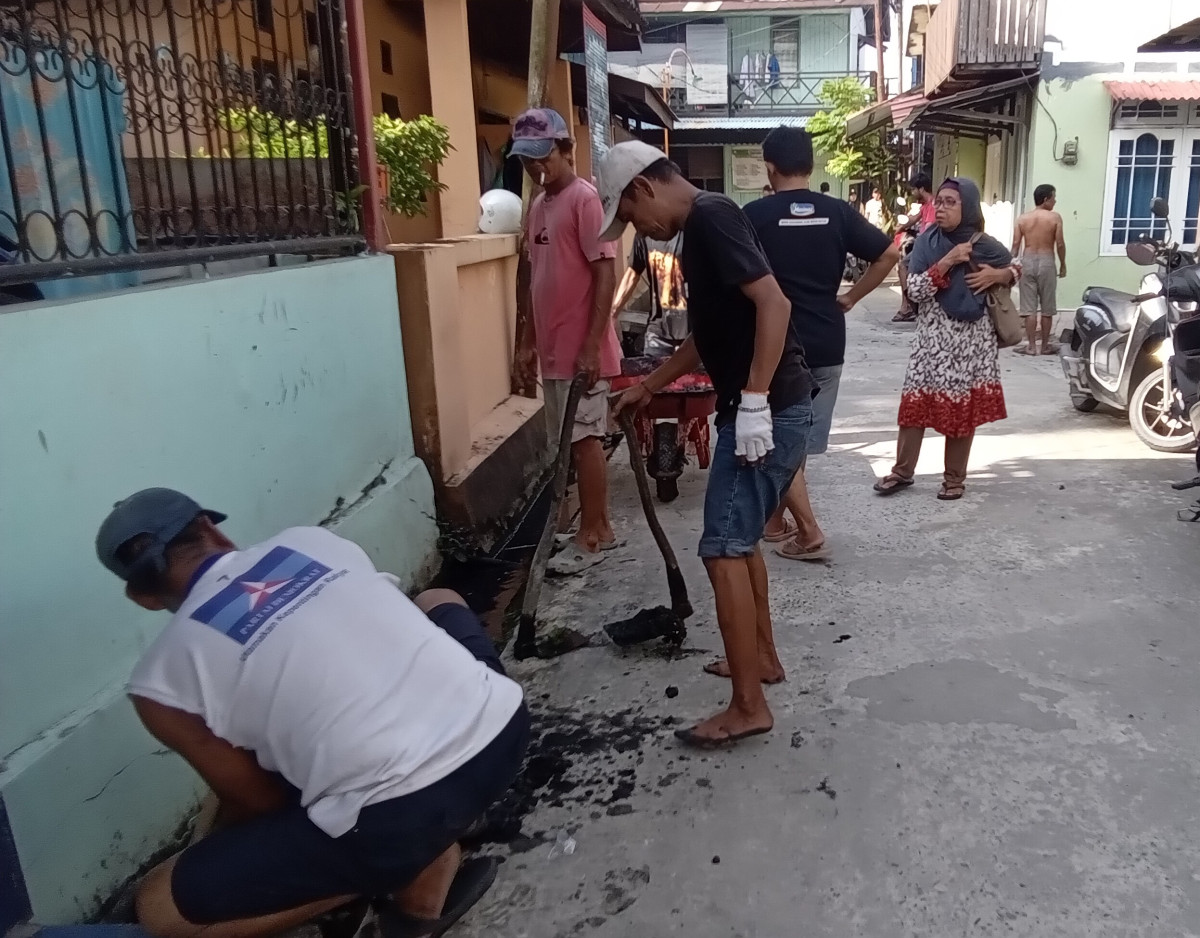 kerja bakti jln.re martadinata gg wahyu rt.04