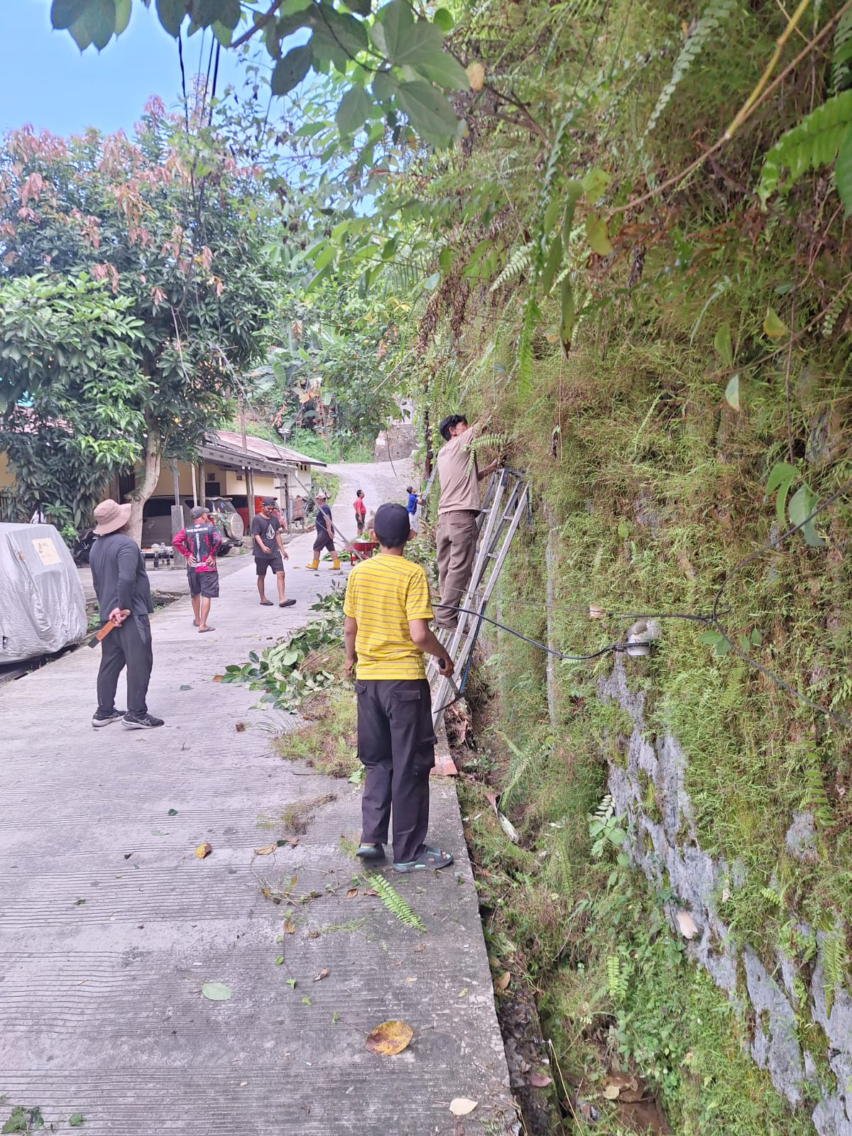 Gotong-Royong Bersama warga