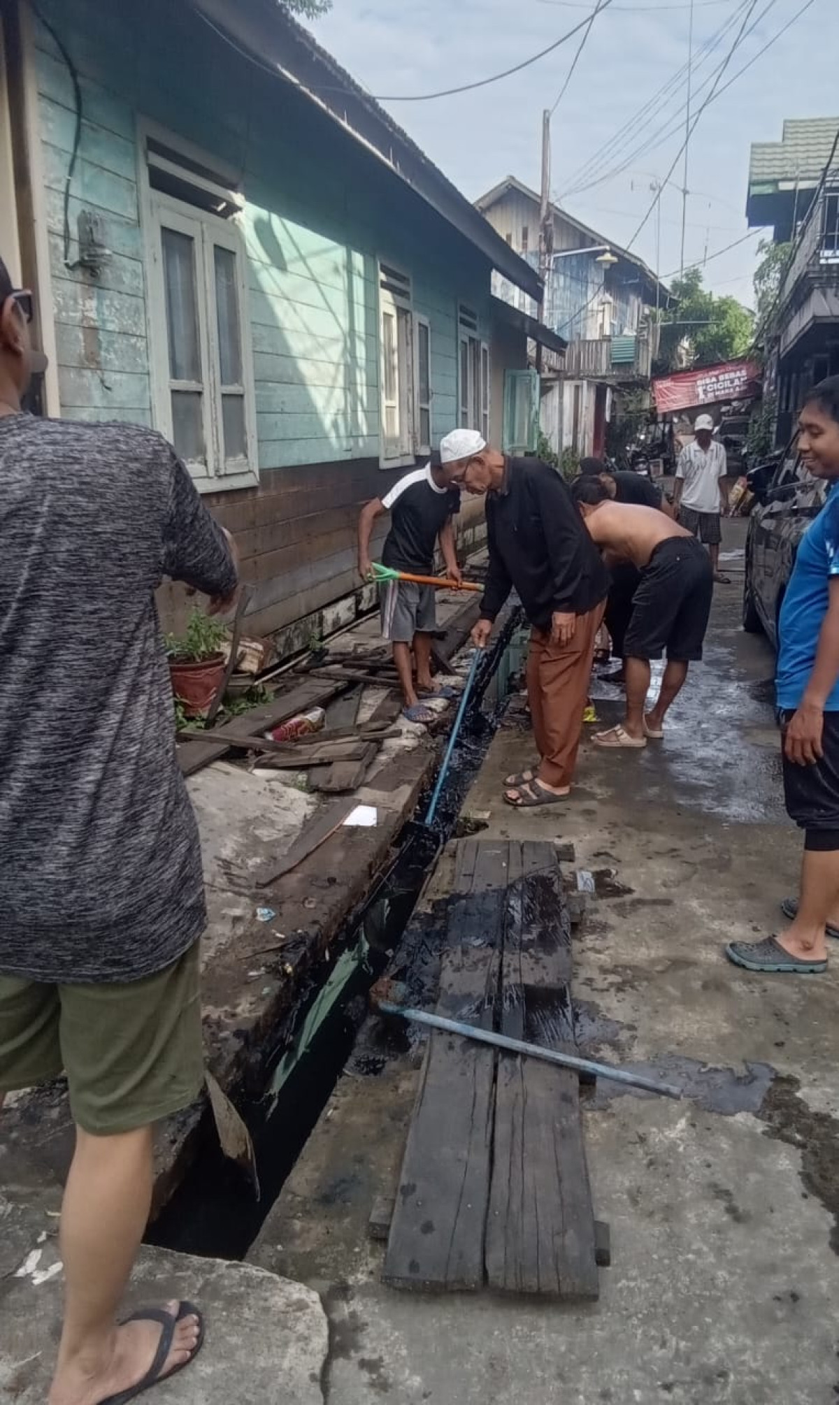 Kerja Bakti Jln.Re martadinata Gg wahyu Rt.04