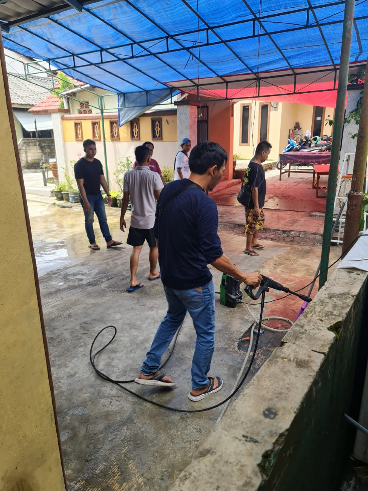Kerja bakti pembersihan pasca kebakaran