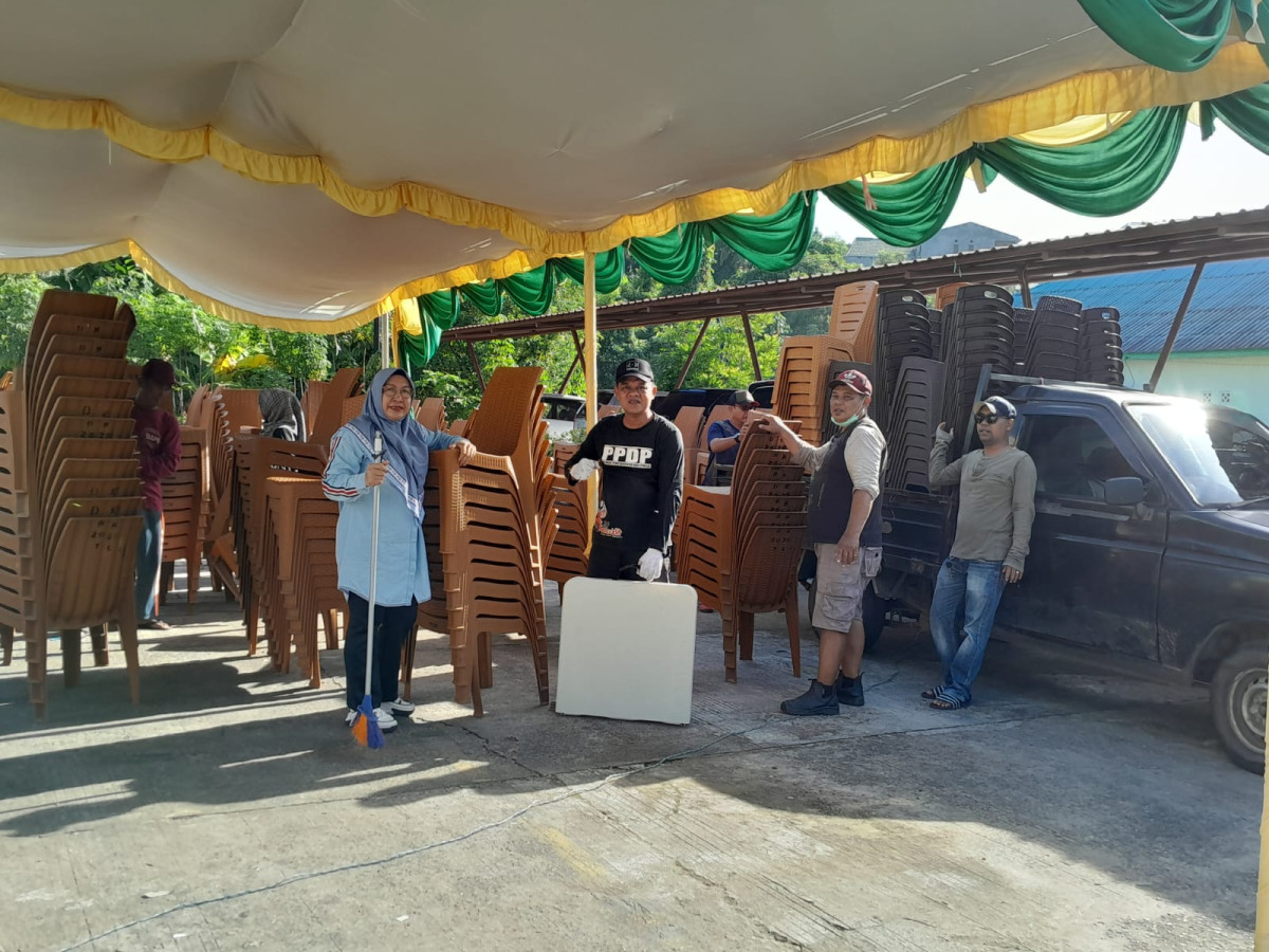 Gotong Royong pembersihan area MTQ