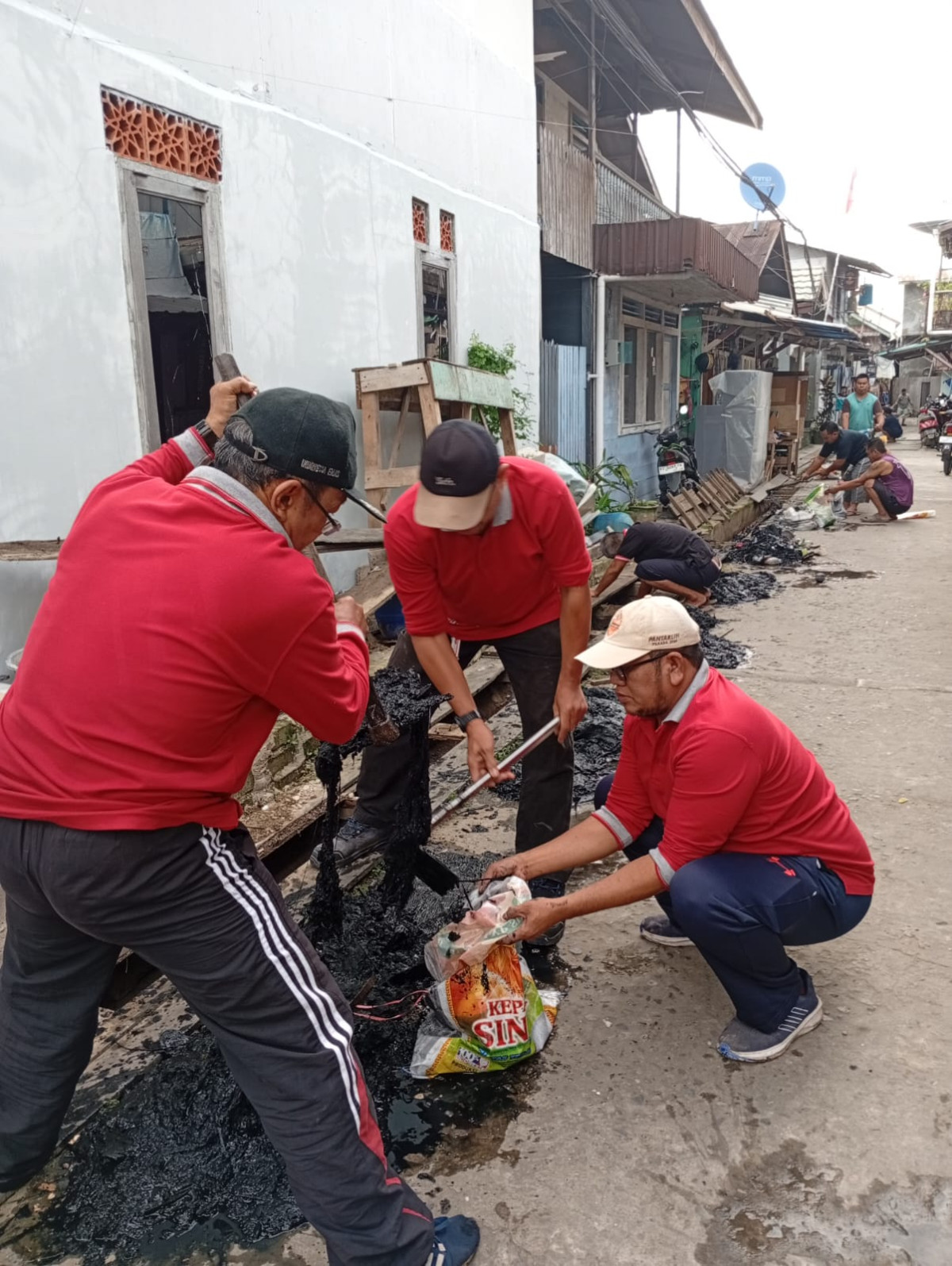 Gotong royong jl siti aisyah gg 7b