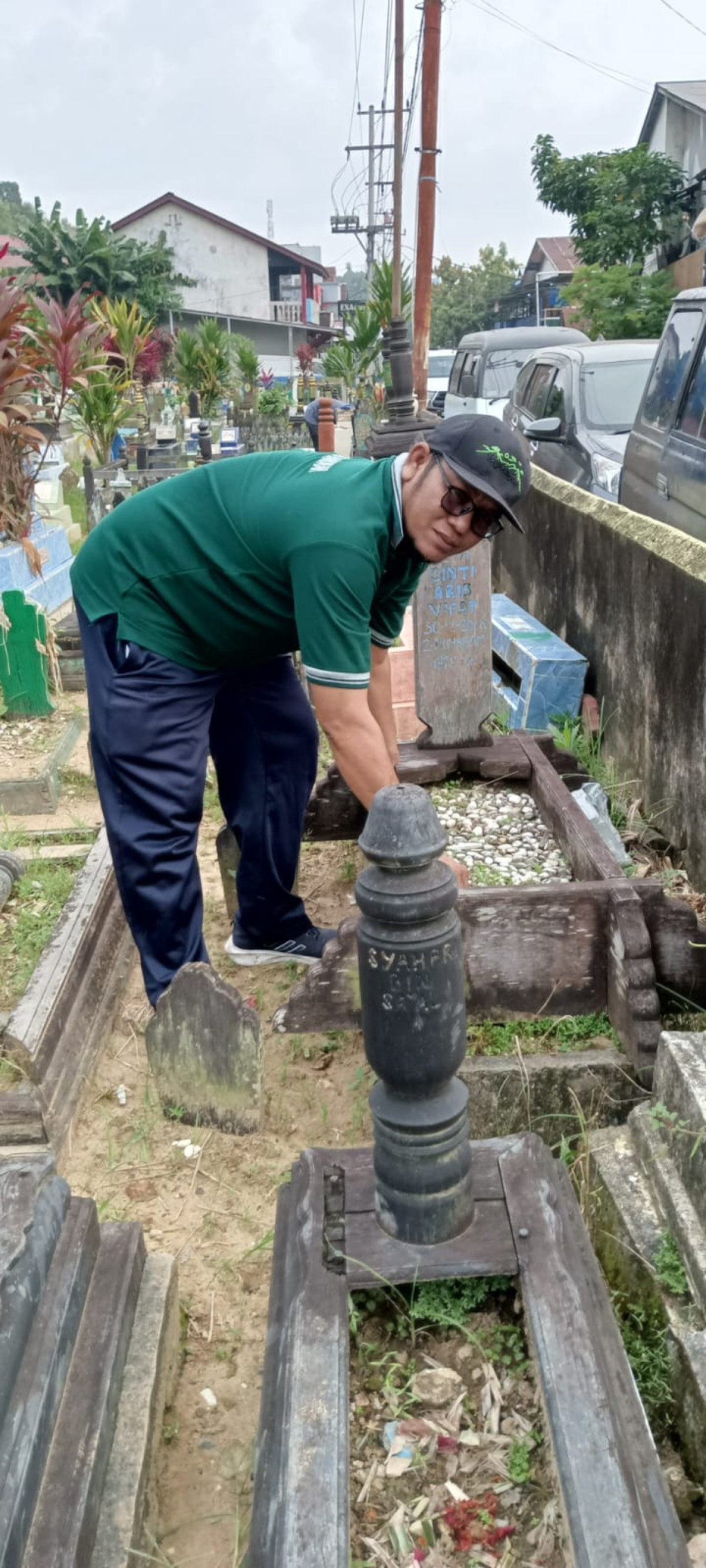 Kerja bakti kuburan muslimin raudah