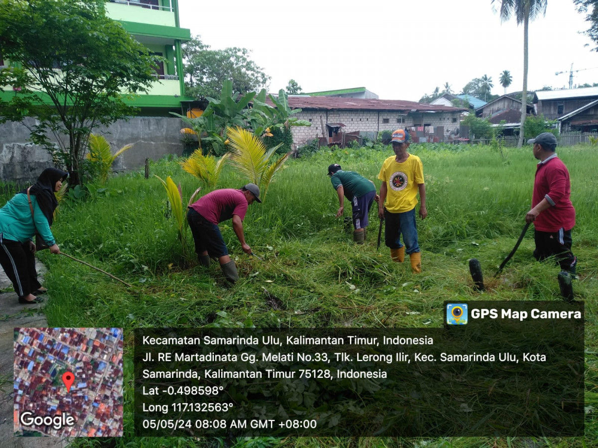 Gotong royong bersih2 lingkungan
