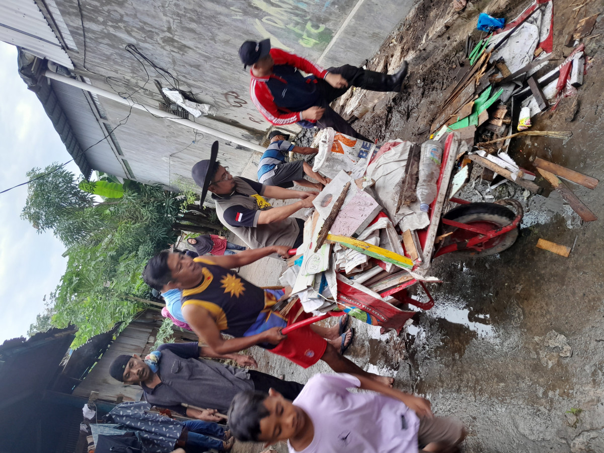 Gotong royong di Gg.Baru dan Jalan Raudah