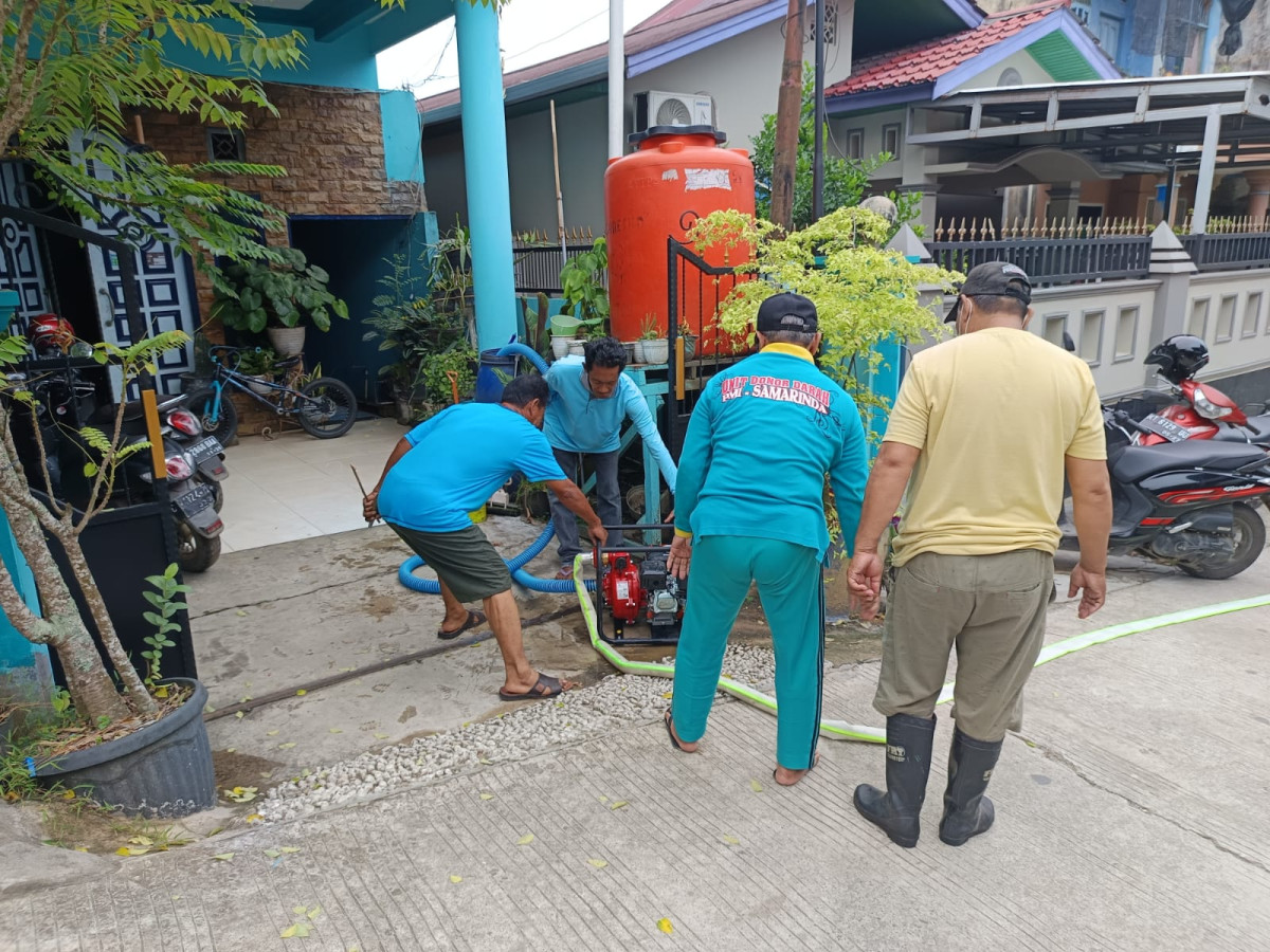 Gotong Royong di Jl. P. Antasari RT. 30