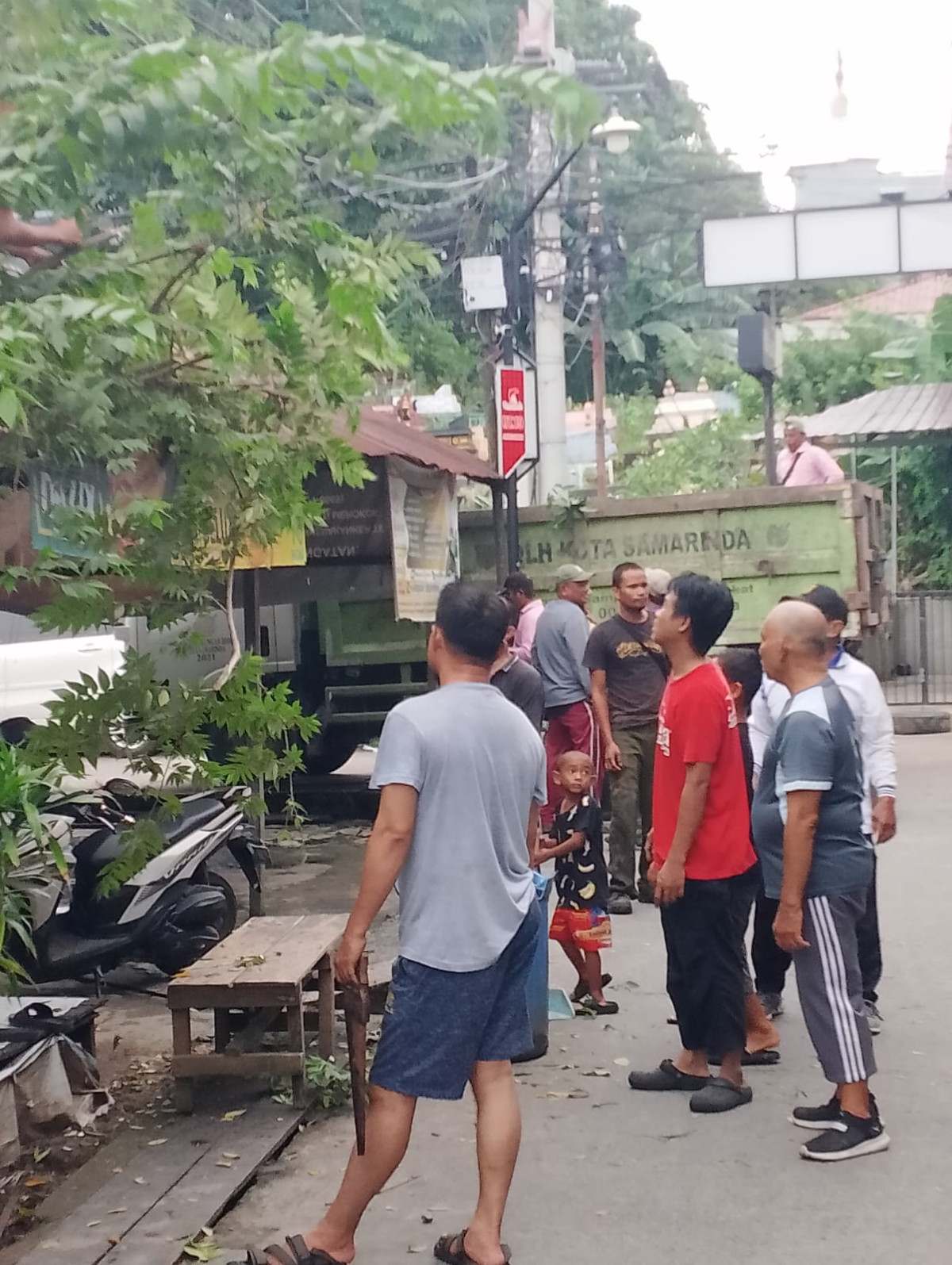 Kerja bakti di Raudah 1
