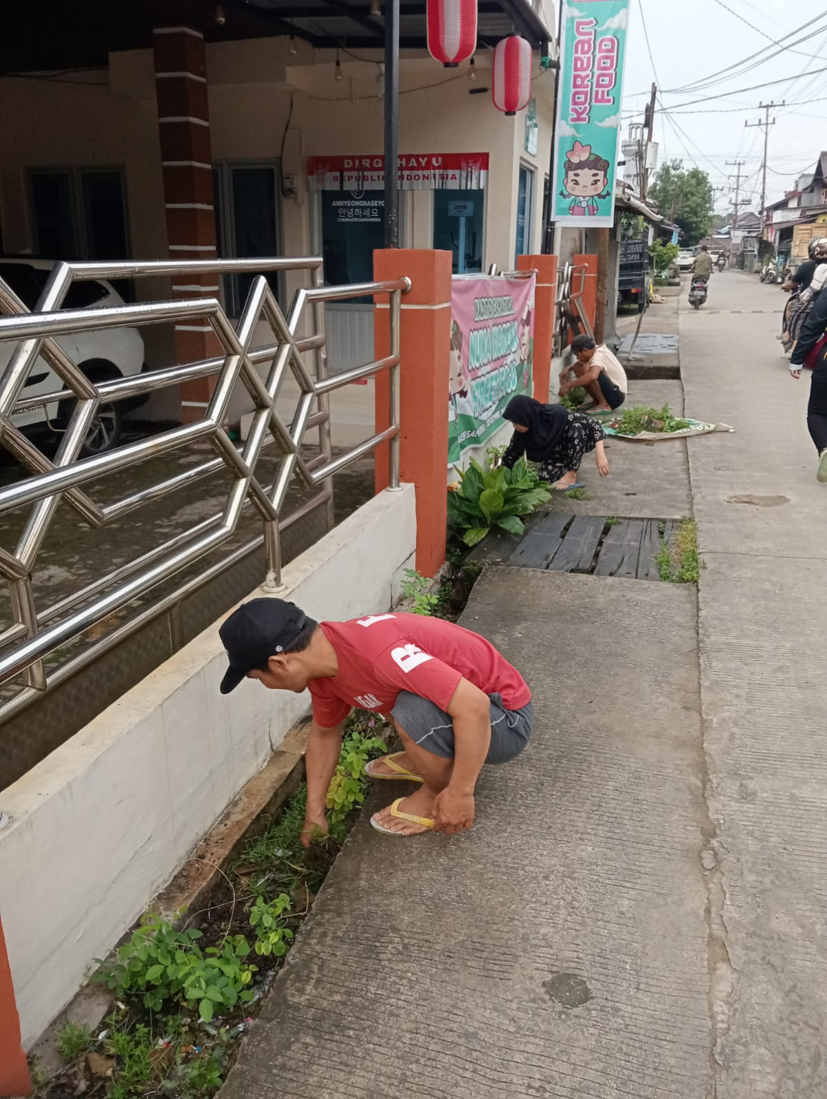 Gotong royong/kerja bakti di wilayah RT. 20