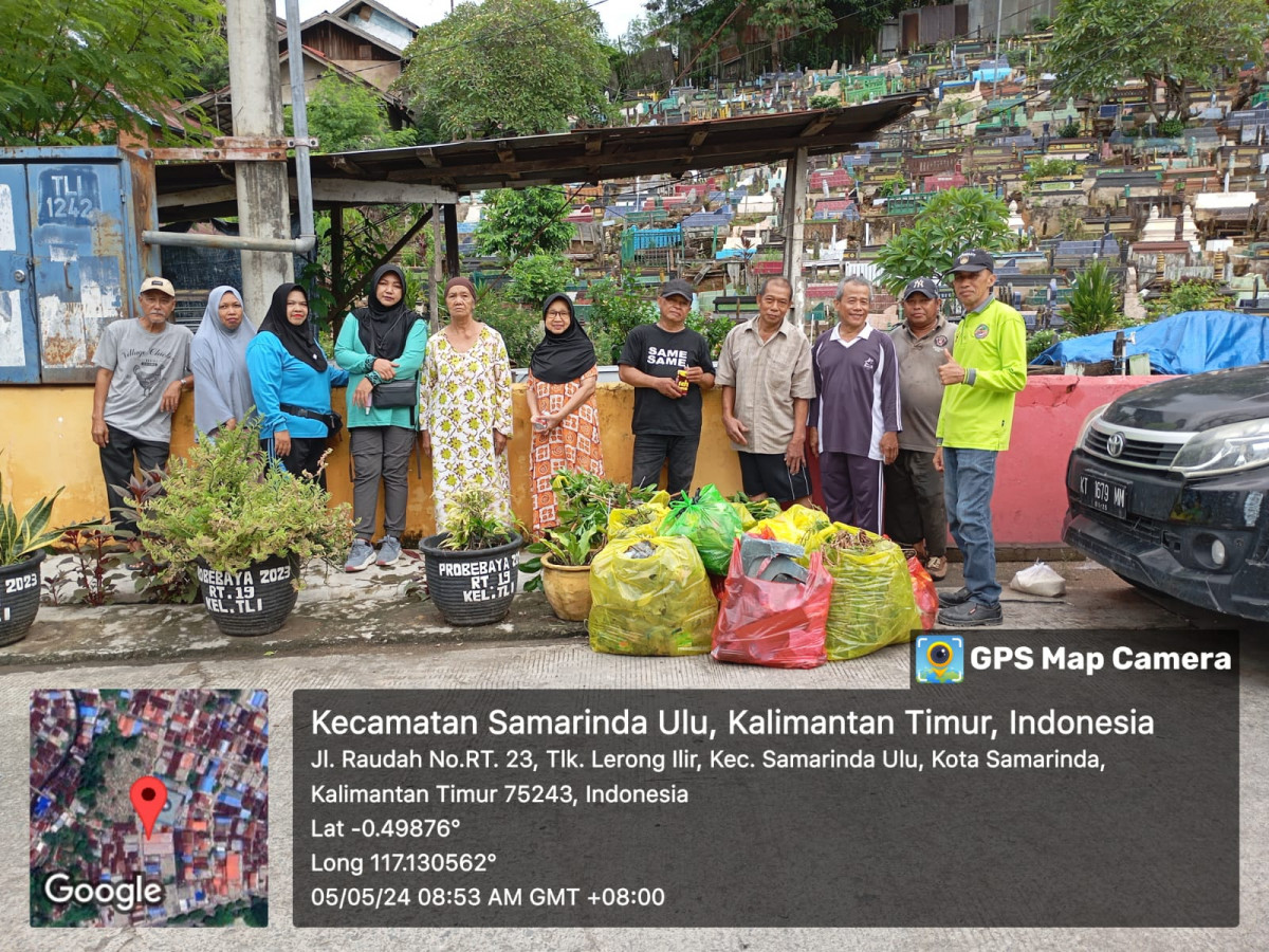 Kegiatan kerja bakti jalan raudah