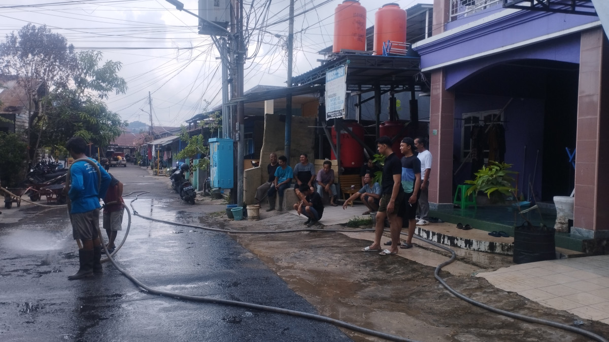 Gotong royong jln.PmAntasari GG.nusa indah Rt22