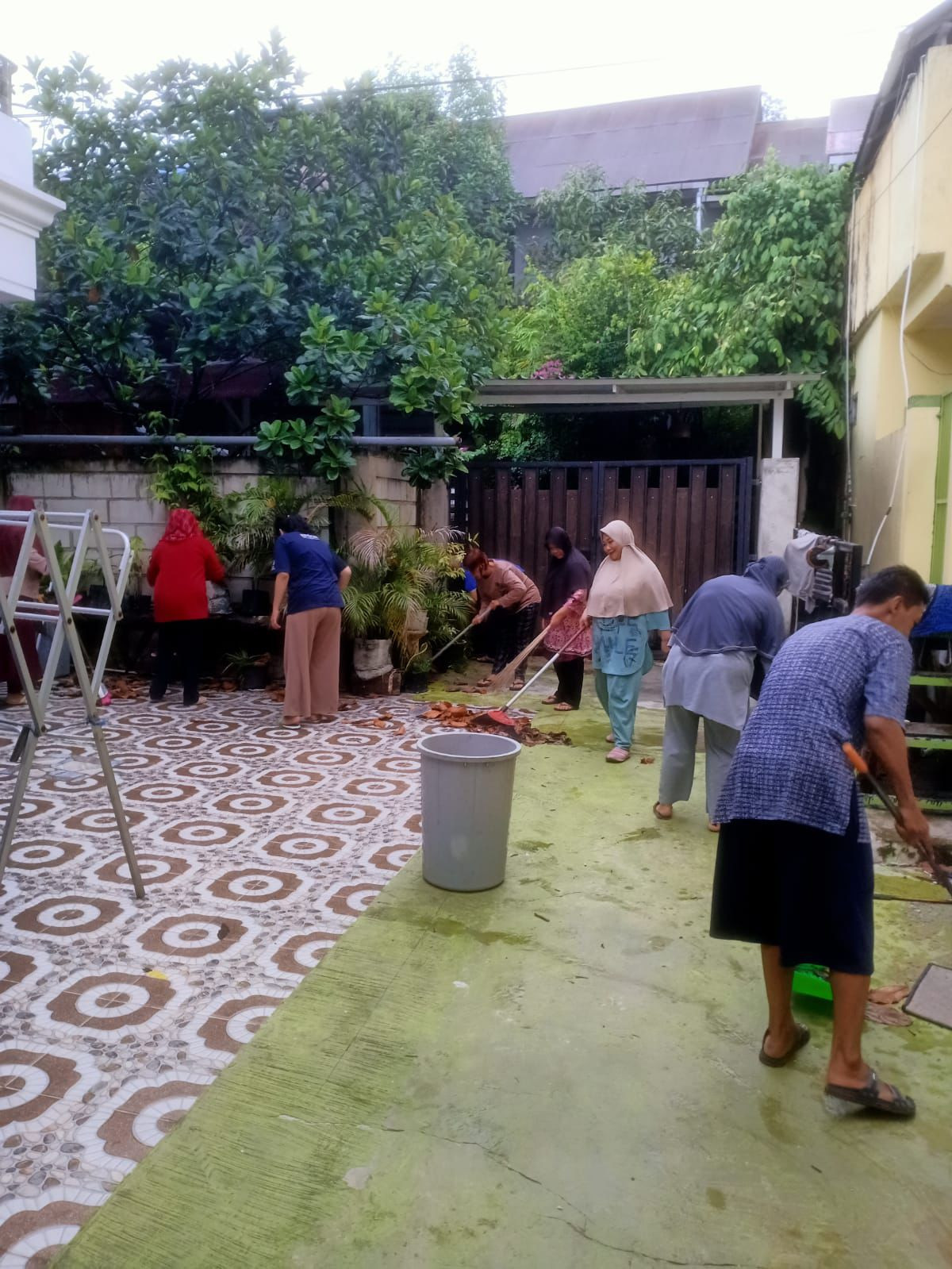 Gotong royong RT 01. Kel jawa