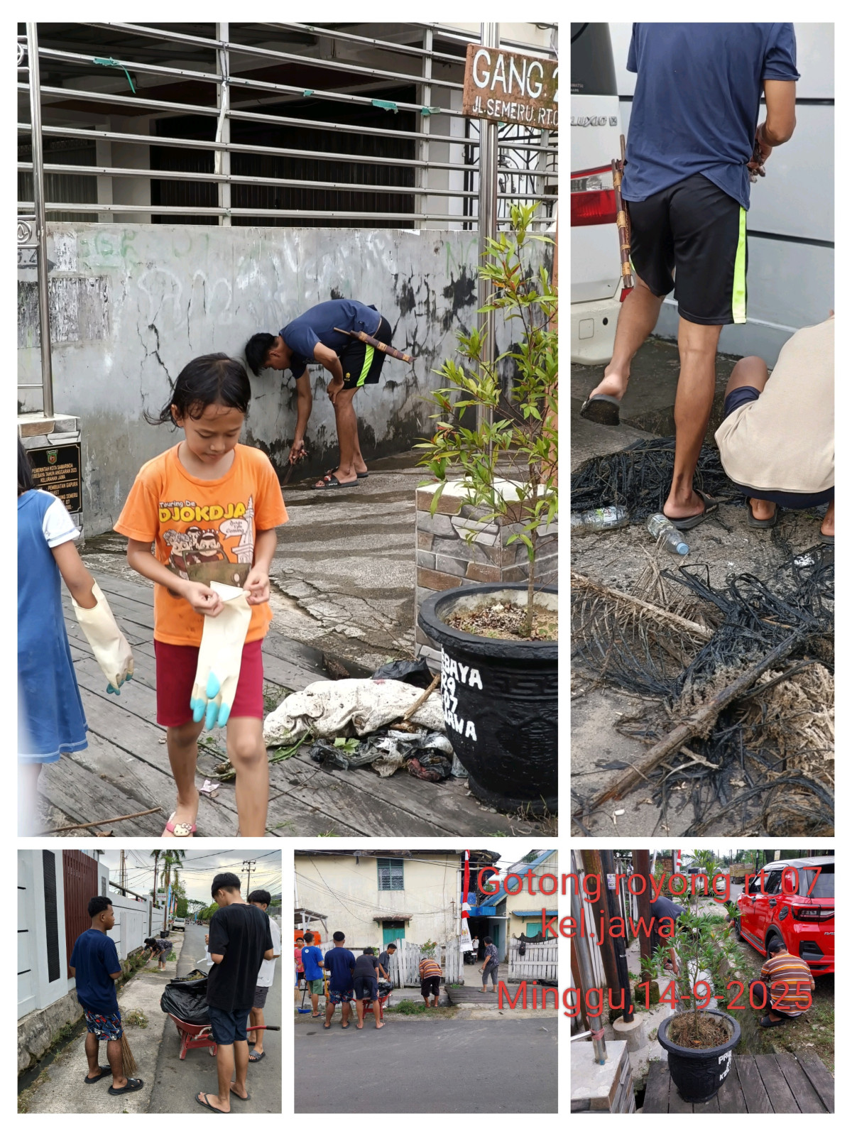 Gotong royong bersama warga