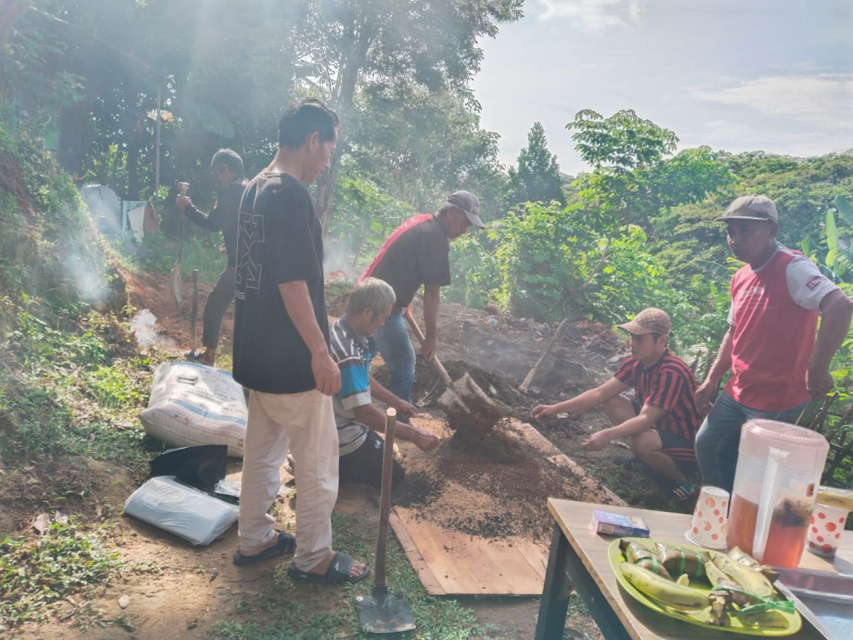 Kerja bakti RT.01 dan dasawisma RT.01 ke-II