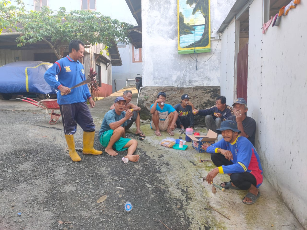 Gotong Royong RT.01 - II