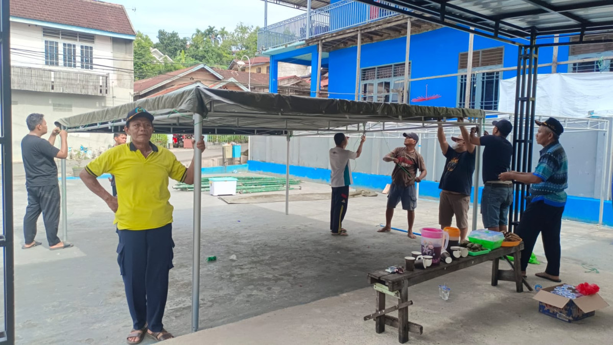 Memasang Tenda