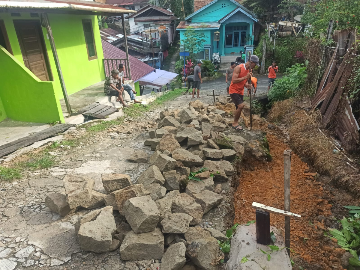 Pembangunan pondasi jalan